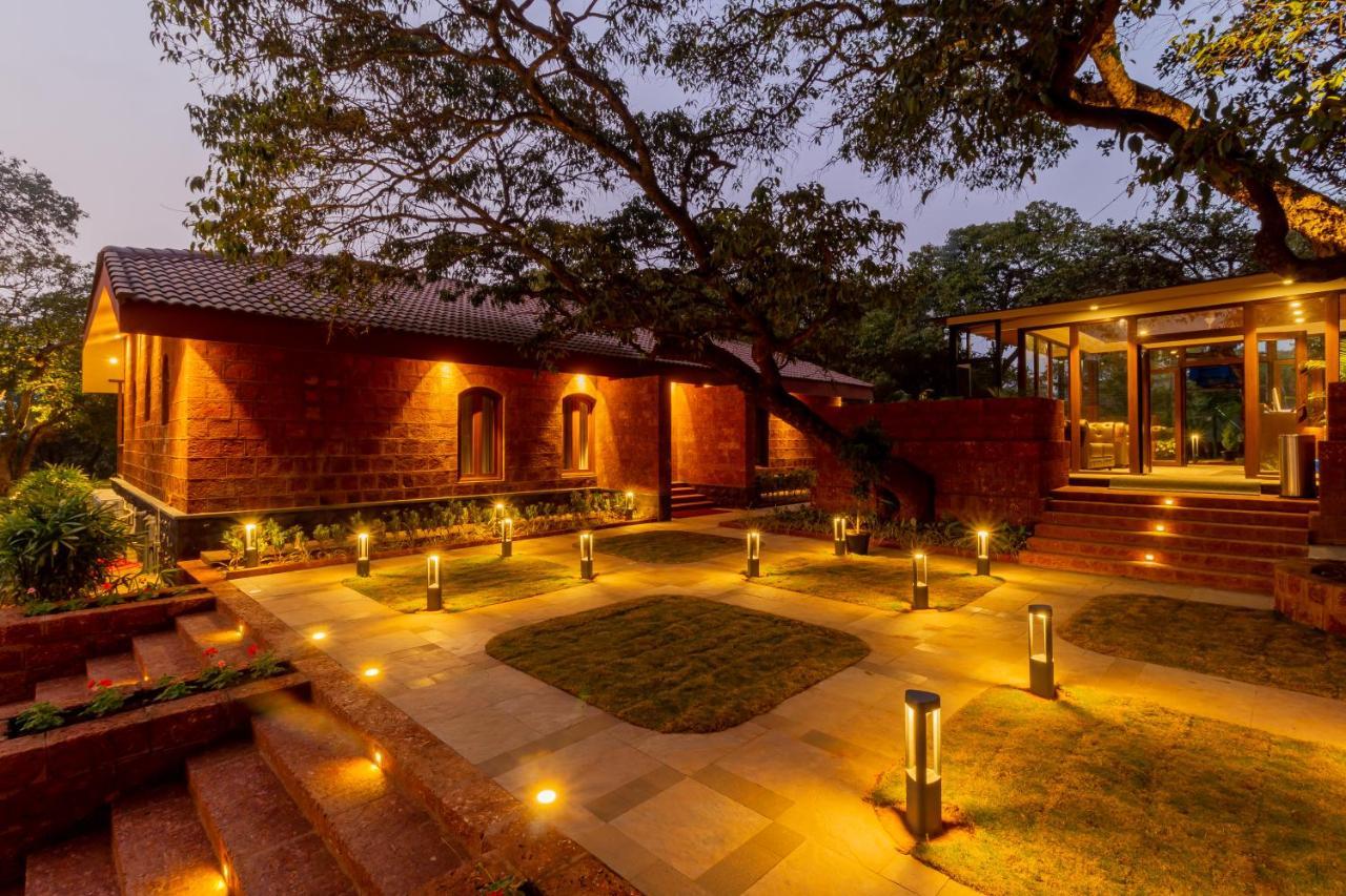 R R Heritage Resort Pure Vegetarian Mahabaleshwar Bagian luar foto